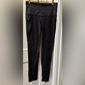 Lululemon black workout pants with zipper pocket